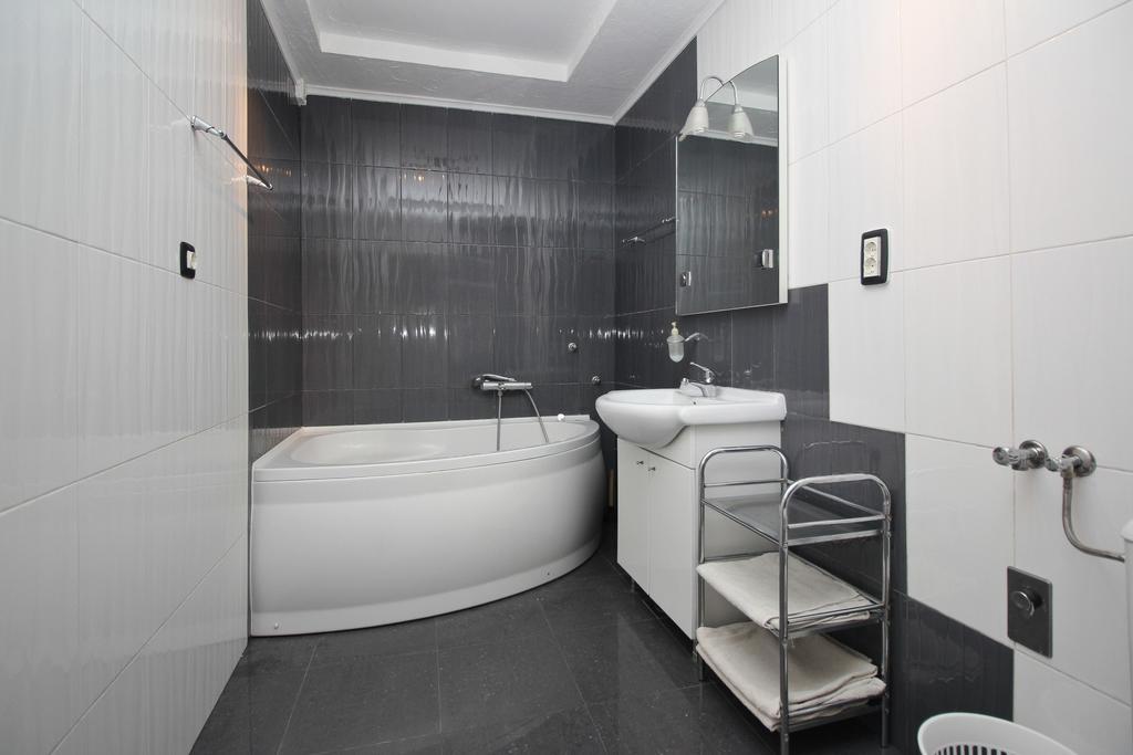 Apartment Drazen Šilo Quarto foto